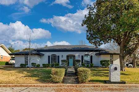 3812 Diamond Loch E North Richland Hills, TX 76180