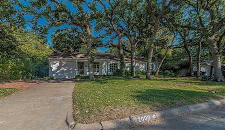 2000 Bluebird Avenue Fort Worth, TX 76111