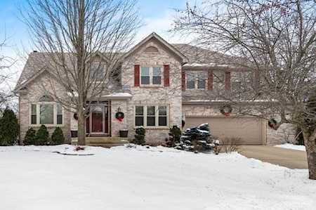 510 Bent Tree Ct Oswego, IL 60543