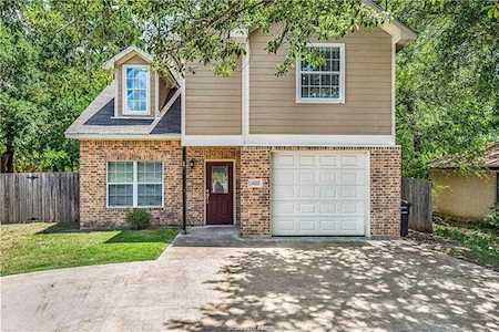 1403 Medina Dr College Station, TX 77840-4325