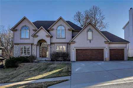 14055 NW 62nd Ct Parkville, MO 64152