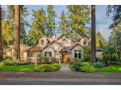 312 9th St Lake Oswego, OR 97034