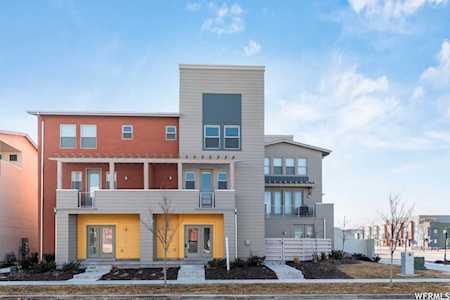 11464 S Lake Run Rd South Jordan, UT 84009