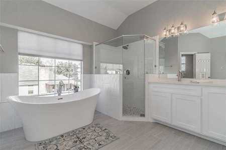 704 Crystal Lane Hurst, TX 76054