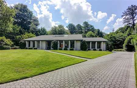 2861 Glade Springs Dr NE Atlanta, GA 30345