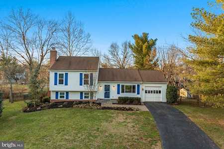 10171 Yorktown Way Great Falls, VA 22066
