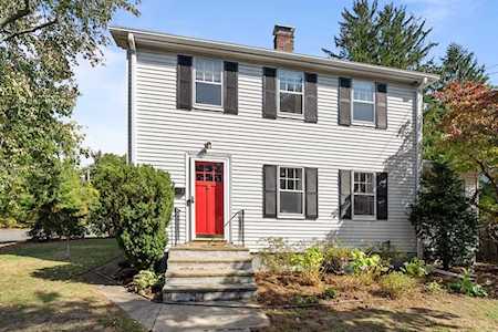 33 Avon Rd Wellesley, MA 02482