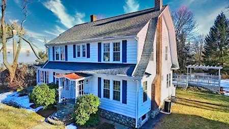 147 Central St Auburn, MA 01501