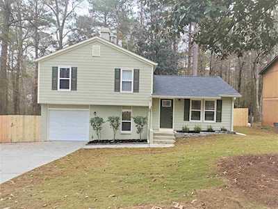 5573 Rock Springs Rd Stonecrest, GA 30038