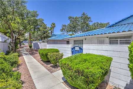 2124 Chertsey Dr #C Las Vegas, NV 89108