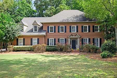 5325 Brooke Farm Dr Dunwoody, GA 30338
