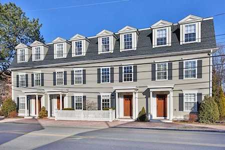 124 Merrimac St #C Newburyport, MA 01950