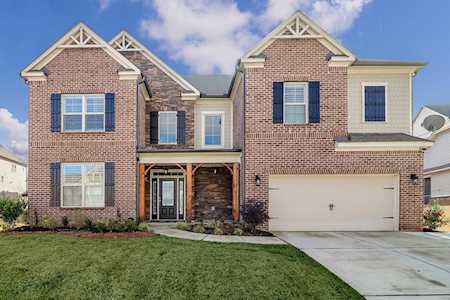 1676 Greenspring Ct Hoschton, GA 30548
