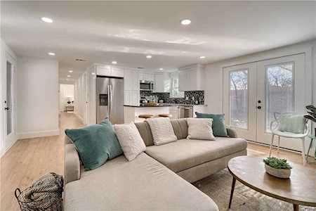 1102 Clayton LN Austin, TX 78723