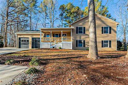 1601 River Glen Rd Auburn, GA 30011
