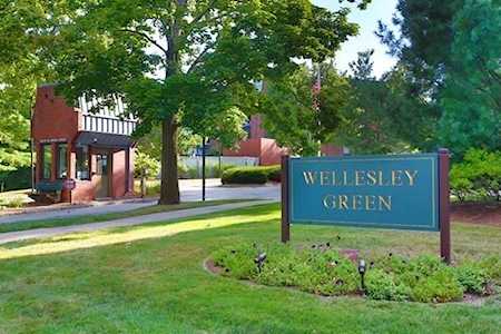 85 Grove St #202 Wellesley, MA 02482