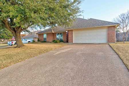 10152 Fieldcrest Drive Benbrook, TX 76126