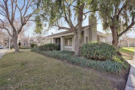 2301 Falling Water Ct Santa Clara, CA 95054