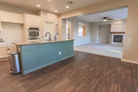 2572 Sturrock Dr Henderson, NV 89044