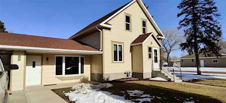 220 E 5Th Ave Lennox, SD 57039-2139