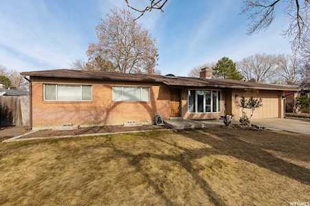 1739 E Moor Dale Ln Salt Lake City, UT 84117