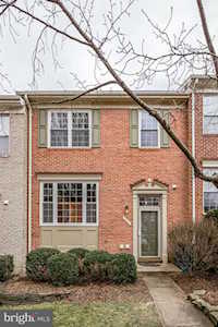7441 Gillingham Row Alexandria, VA 22315