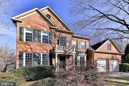 12892 Crouch Dr Fairfax, VA 22030