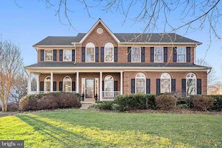 7198 Crest Ct Warrenton, VA 20187