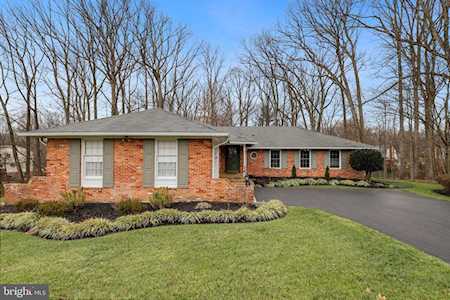 6008 Mineola Ct Springfield, VA 22152