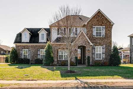 138 Windmill Pointe Cir Hendersonville, TN 37075