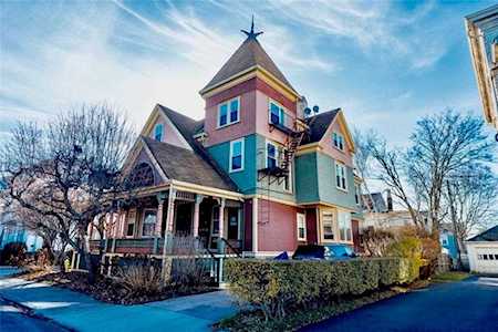 9 Rhode Island Ave #4 Newport, RI 02840