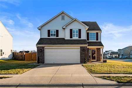 6651 W Irving Dr Mccordsville, IN 46055