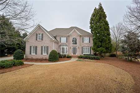 6030 Gaineswood Dr Roswell, GA 30076