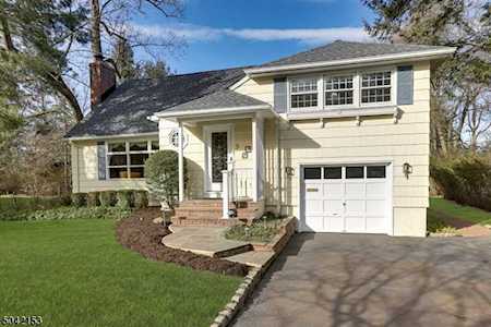 9 Great Hills Ter Short Hills, NJ 07078
