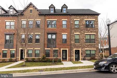 5713 11th St N Arlington, VA 22205