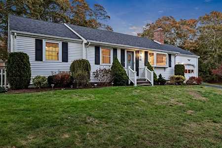 109 Sailfish Dr Falmouth, MA 02536