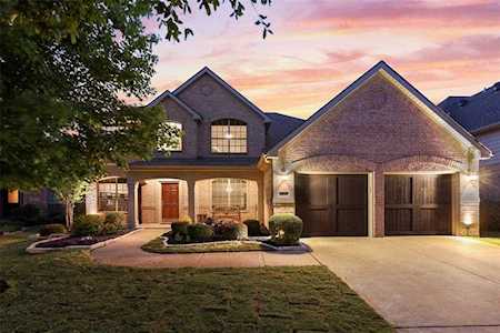 8450 Linden Street Lantana, TX 76226