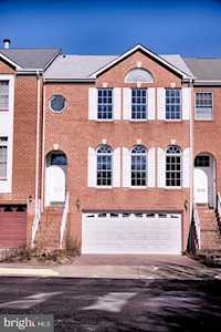 8112 Madrillon Ct Vienna, VA 22182