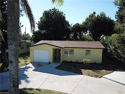 2966 Saint Charles St Fort Myers, FL 33916
