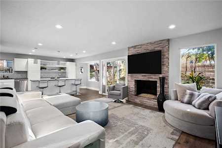 9811 Parkfield DR Austin, TX 78758