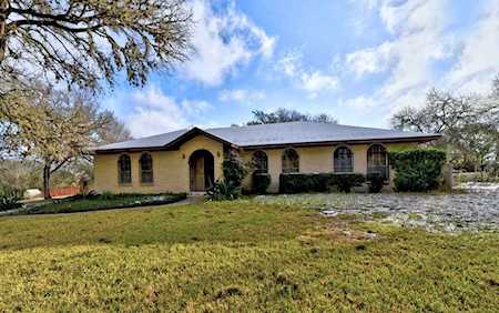 905 Quail RD Manchaca, TX 78652