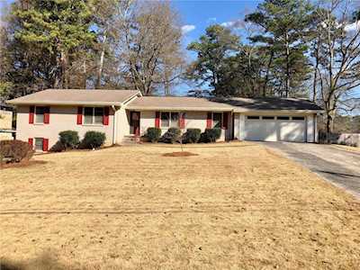 2247 Lavista Woods Dr Tucker, GA 30084