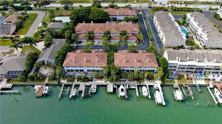 903 Pinellas Bayway S #204 St Petersburg, FL 33715