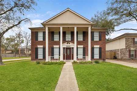 9838 Green Valley Ln Houston, TX 77064