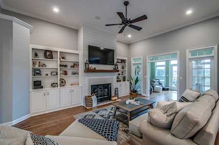 2857 Carters Creek Station Rd Columbia, TN 38401