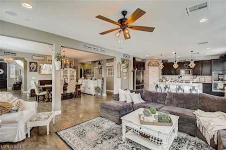 718 Sea Coast Dr Henderson, NV 89002