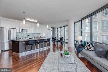2101 Market St #702 Philadelphia, PA 19103