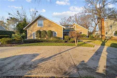 932 Ditchley Rd Virginia Beach, VA 23451