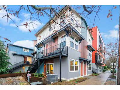 4329 SE Division St #A Portland, OR 97206