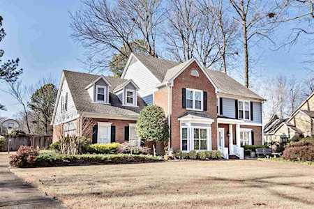 2323 Lansingwood Dr Germantown, TN 38139